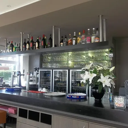 House Ela